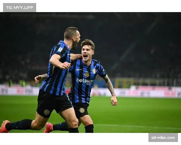 都灵达韦尔萨变阵四后卫效果不佳 边路防守被米兰打穿 都灵达韦尔萨变阵四后卫效果不佳 边路防守被米兰打穿